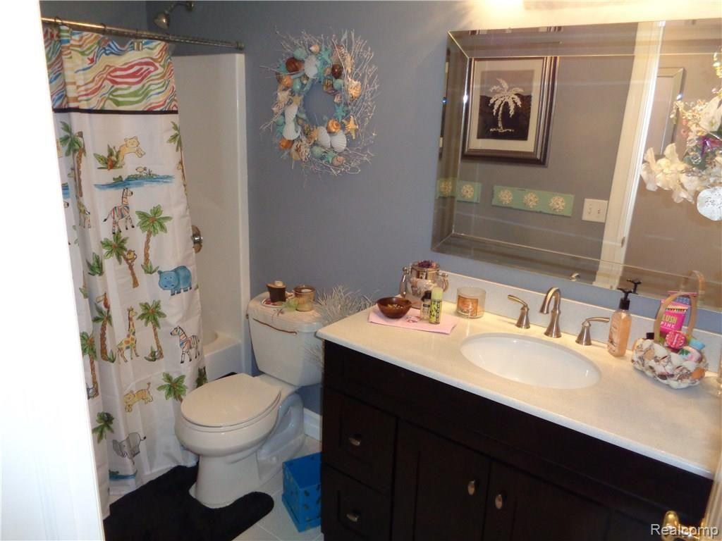 4304 Springwood Fenton, MI 48430 - Photo 24 of 33