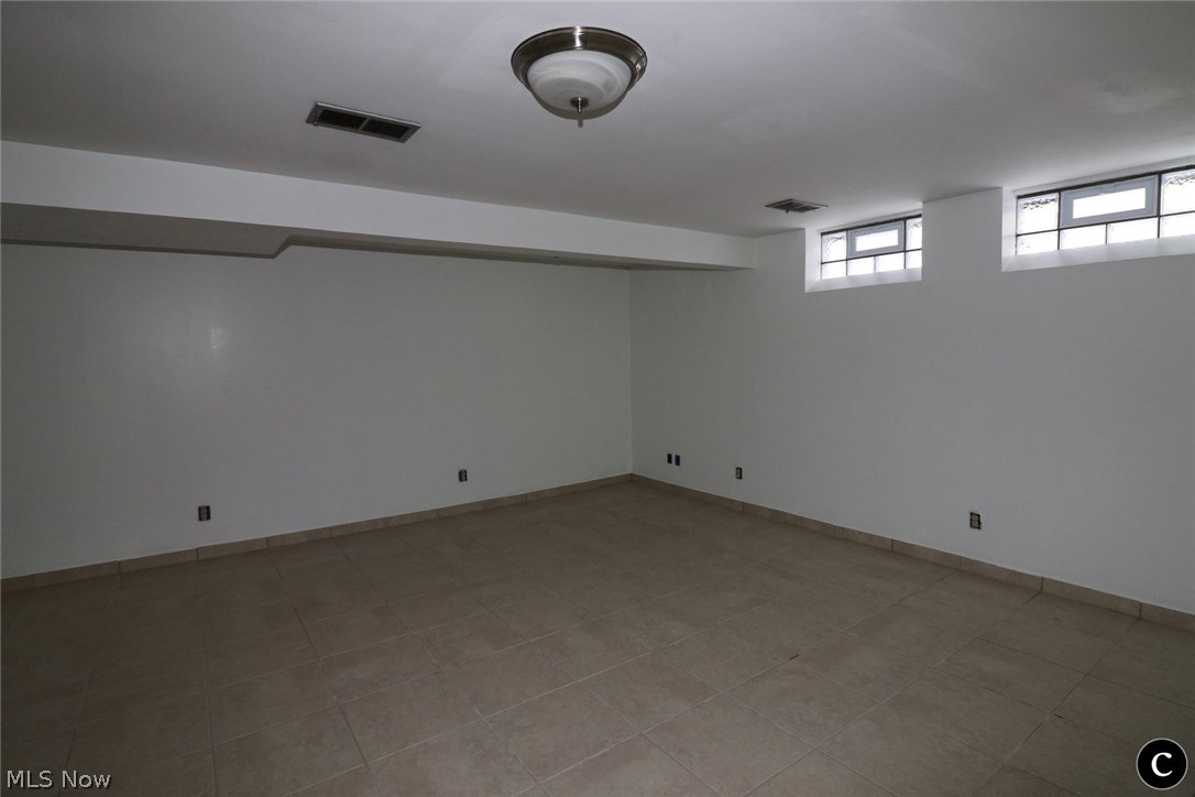 6442 Keltonshire Road Parma, OH 44129 - Photo 18 of 22 Gallery Image 18