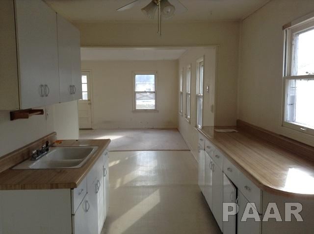 916 West Ridgemont Road Peoria, IL 61614 - Photo 4 of 9 Gallery Image 4