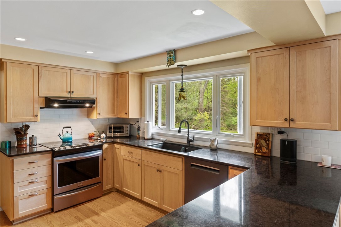 1131 Wall Road Webster, NY 14580 - Photo 13 of 39