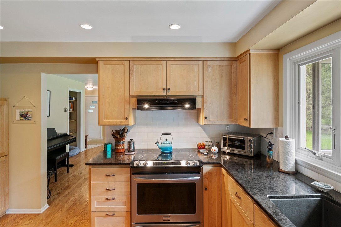 1131 Wall Road Webster, NY 14580 - Photo 14 of 39