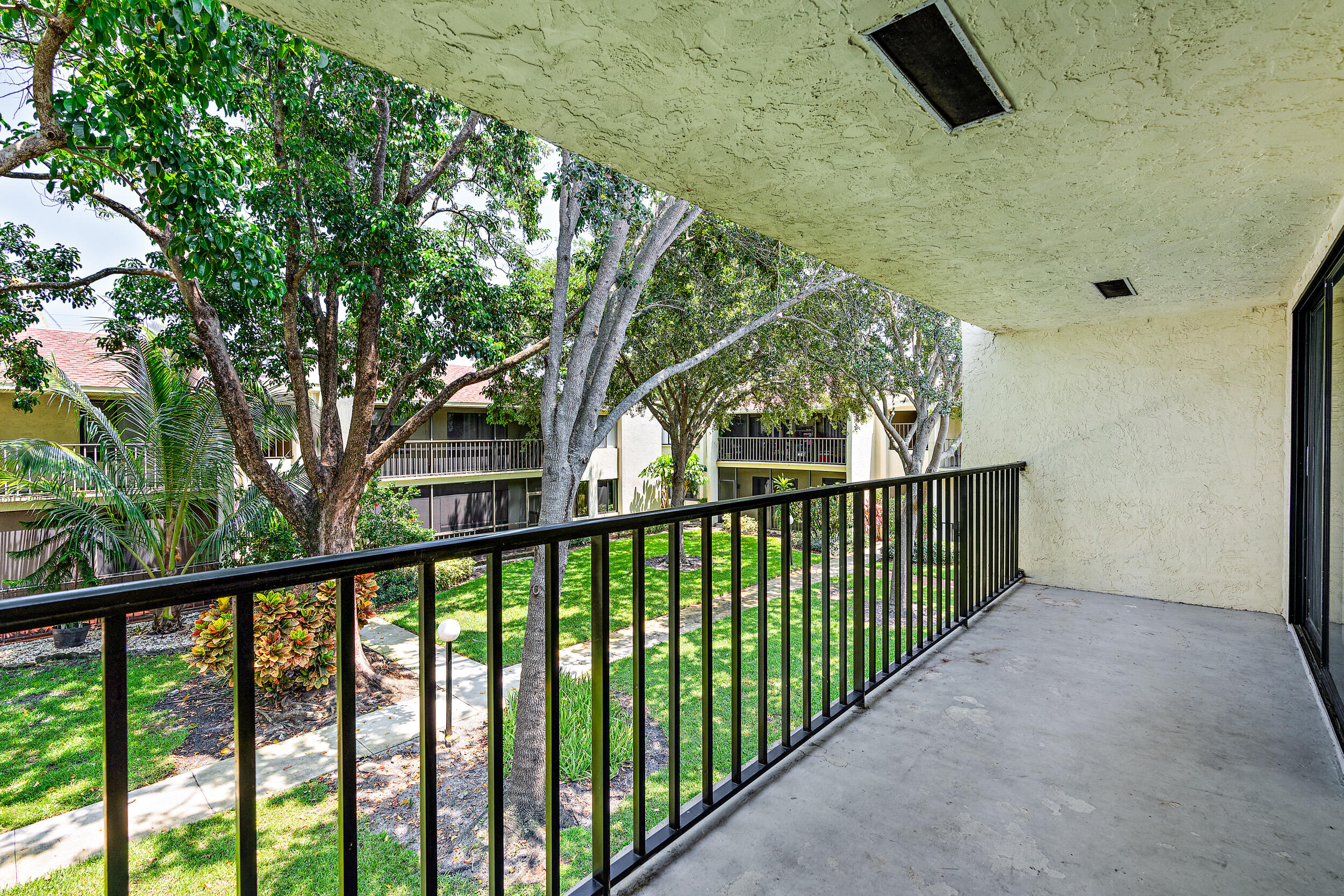 150 Pineview Road, Unit K5 Jupiter, FL 33469 - Photo 13 of 20 150 Pineview Rd, Unit K5-13