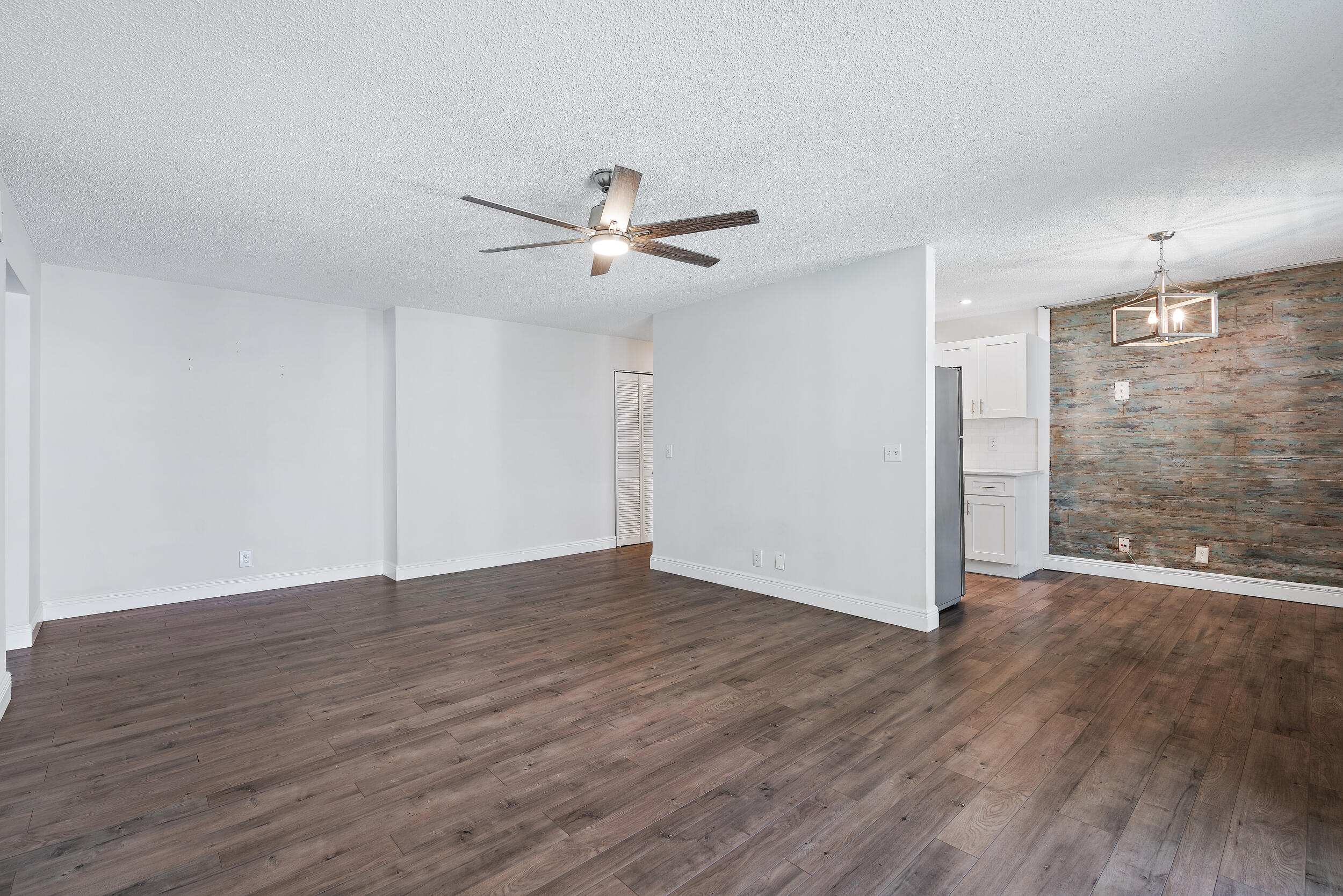 150 Pineview Road, Unit K5 Jupiter, FL 33469 - Photo 3 of 20 150 Pineview Rd, Unit K5-12