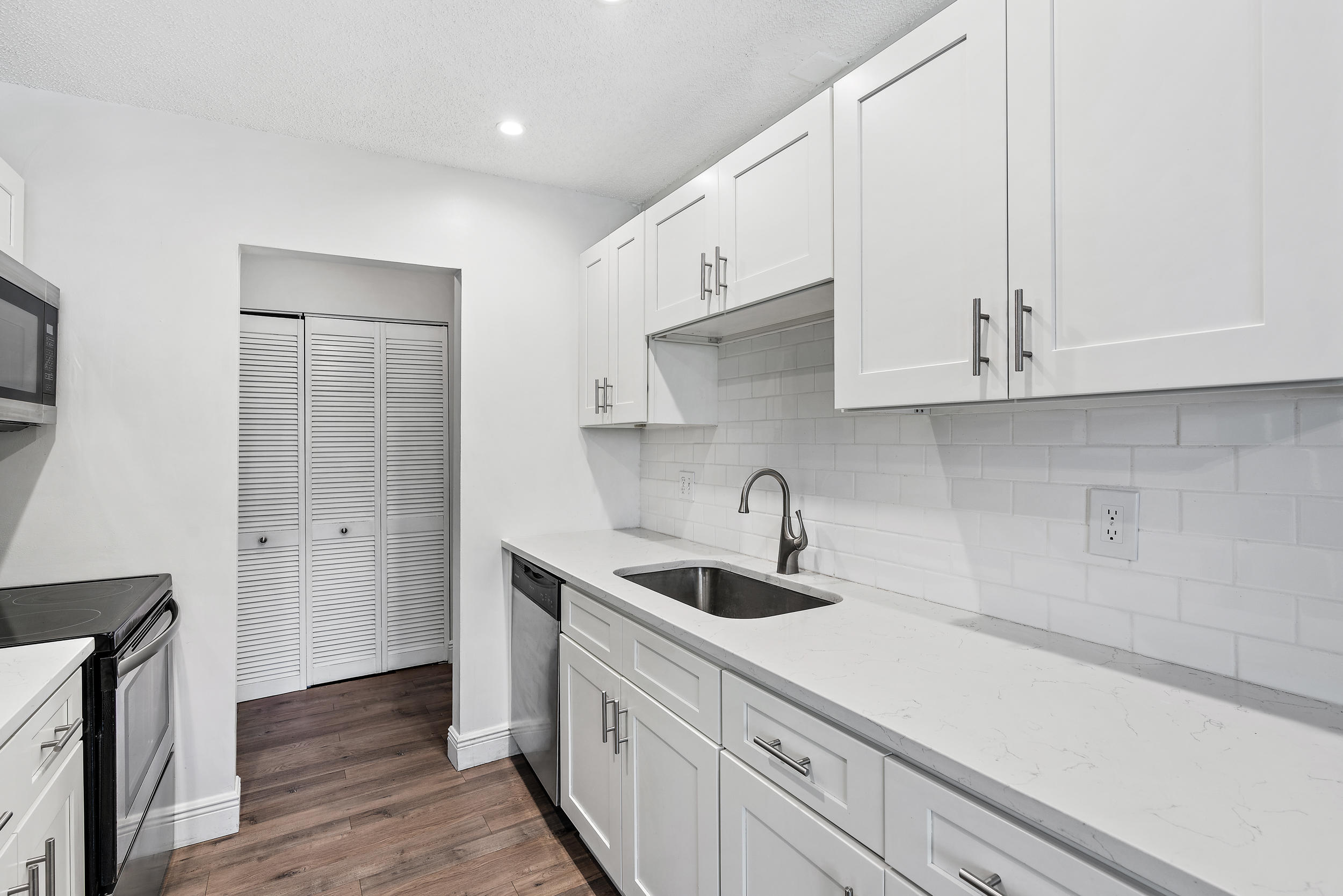 150 Pineview Road, Unit K5 Jupiter, FL 33469 - Photo 5 of 20 150 Pineview Rd, Unit K5-2