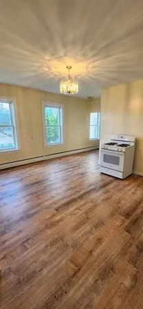 $2,300 | 17 Arlington Street, Unit 1, Worcester, MA 01604