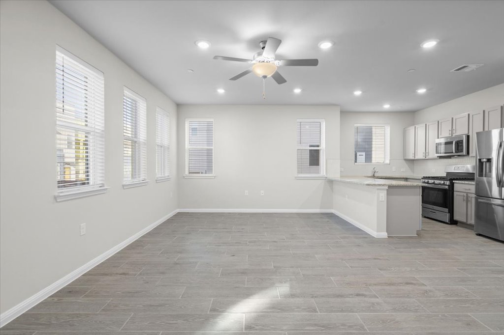 9015 Cattle Baron Path, Unit 705 Austin, TX 78747 - Photo 8 of 35