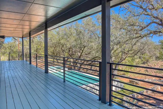 $695,000 | 304 Crestwood Drive, Kingsland, TX 78639