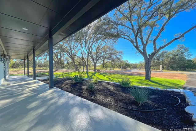 $695,000 | 304 Crestwood Drive, Kingsland, TX 78639