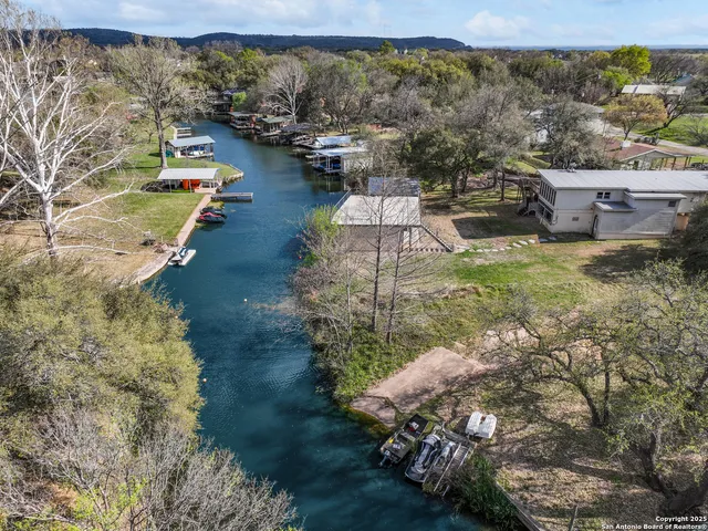 $695,000 | 304 Crestwood Drive, Kingsland, TX 78639