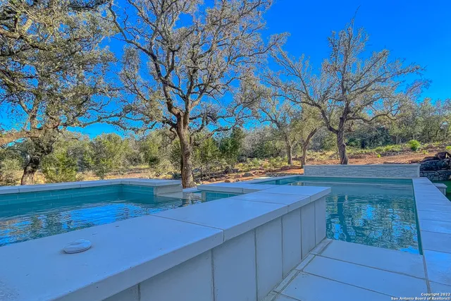 $695,000 | 304 Crestwood Drive, Kingsland, TX 78639