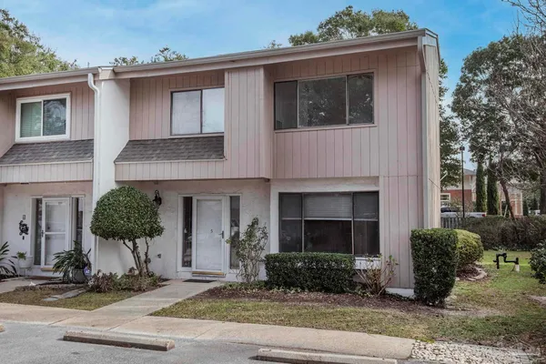 $233,900 | 3400 Wimbledon Drive, Unit 5, Pensacola, FL 32504