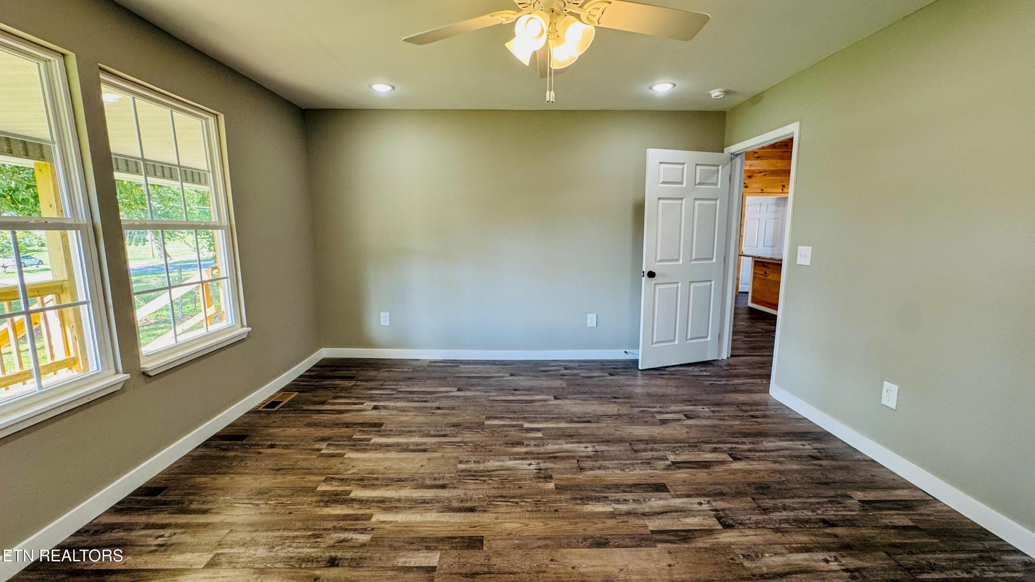 138 Lloyd Street Oneida, TN 37841 - Photo 20 of 36 a view of an empty room and window