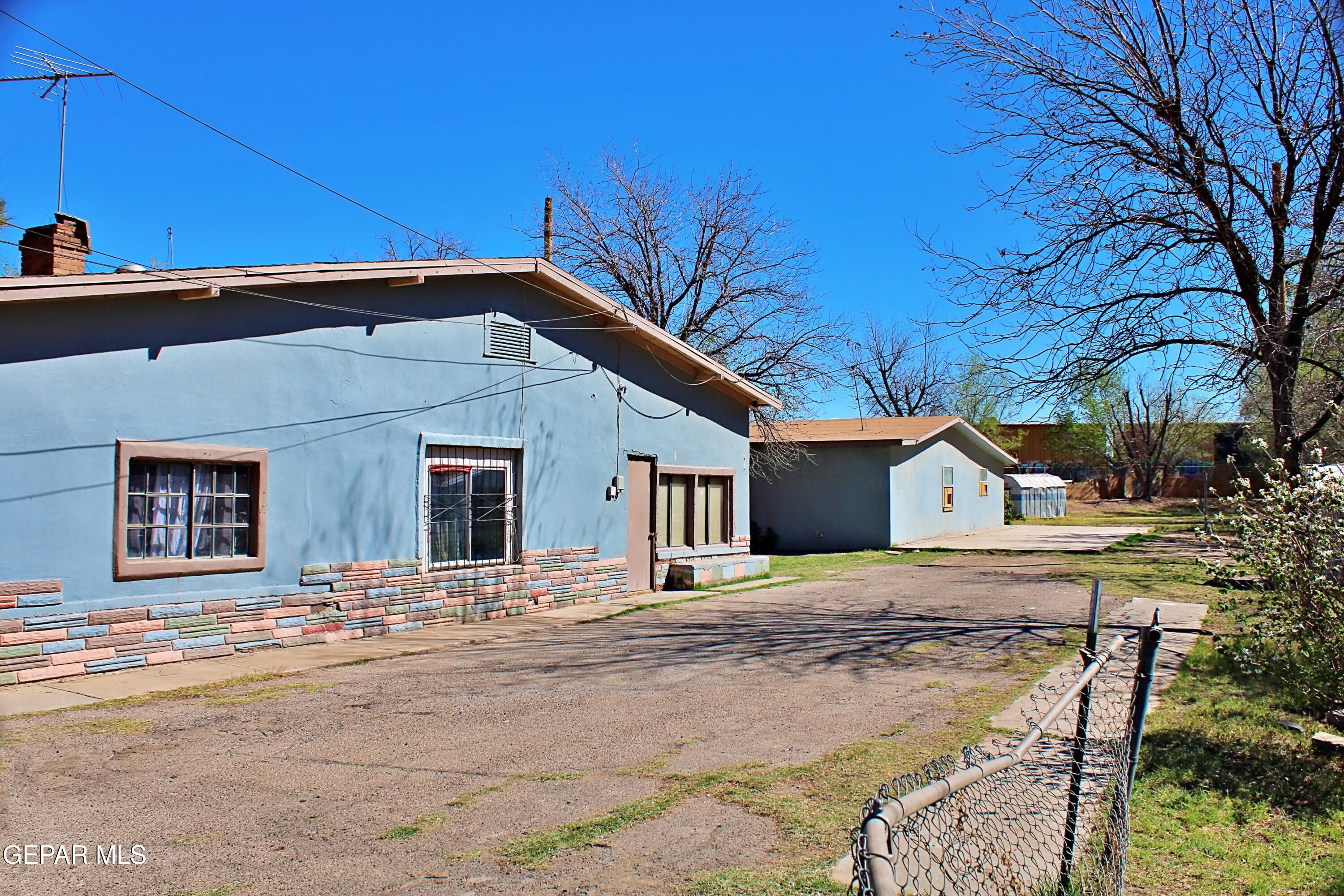 8237 Carpenter Dr  