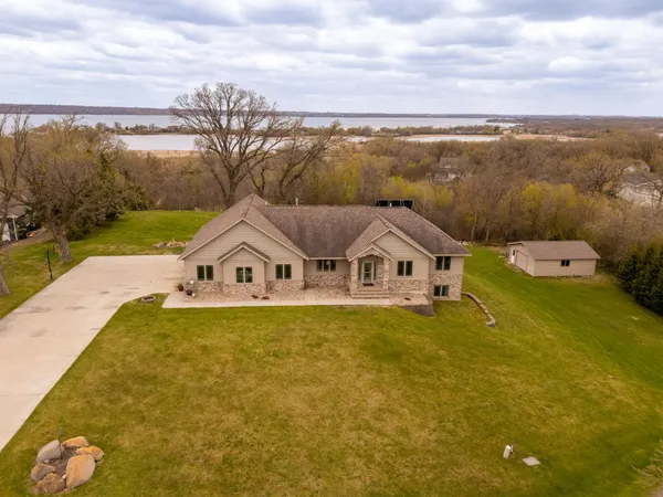 $679,900 | 23829 Deer Lane, Glenwood, MN 56334