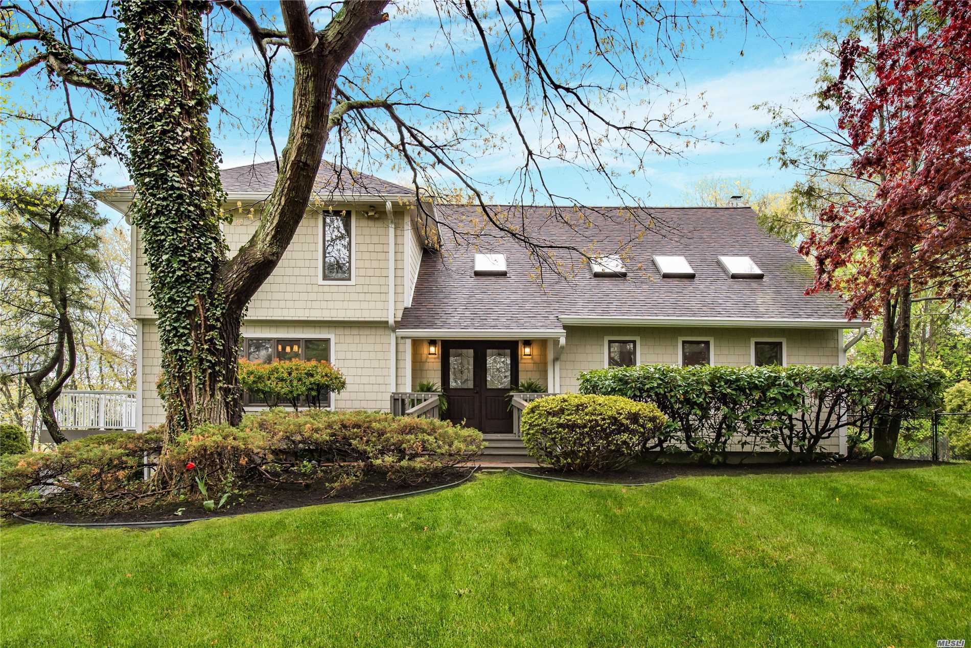 106 East Neck Road Huntington, NY 11743 - Photo 1 of 1 New Hardie Board Siding