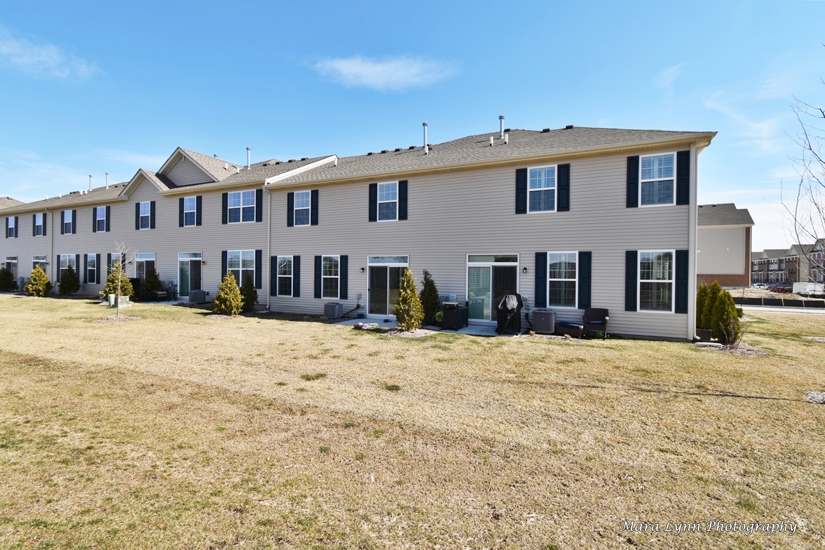 2085 Stuttle Road Batavia, IL 60510 - Photo 23 of 25 a front view of a house with a yard