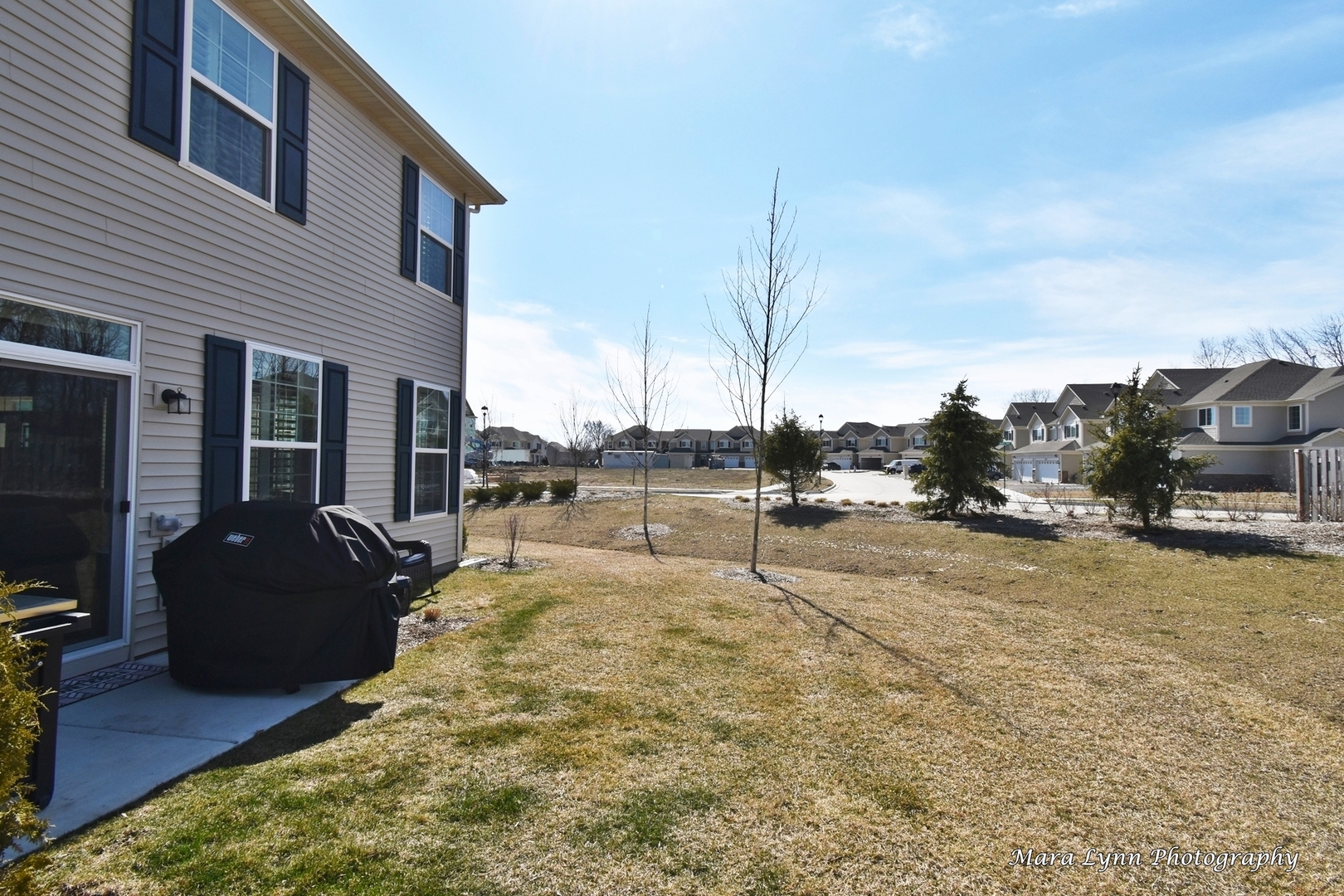 2085 Stuttle Road Batavia, IL 60510 - Photo 24 of 25 a swimming pool with yard and outdoor seating