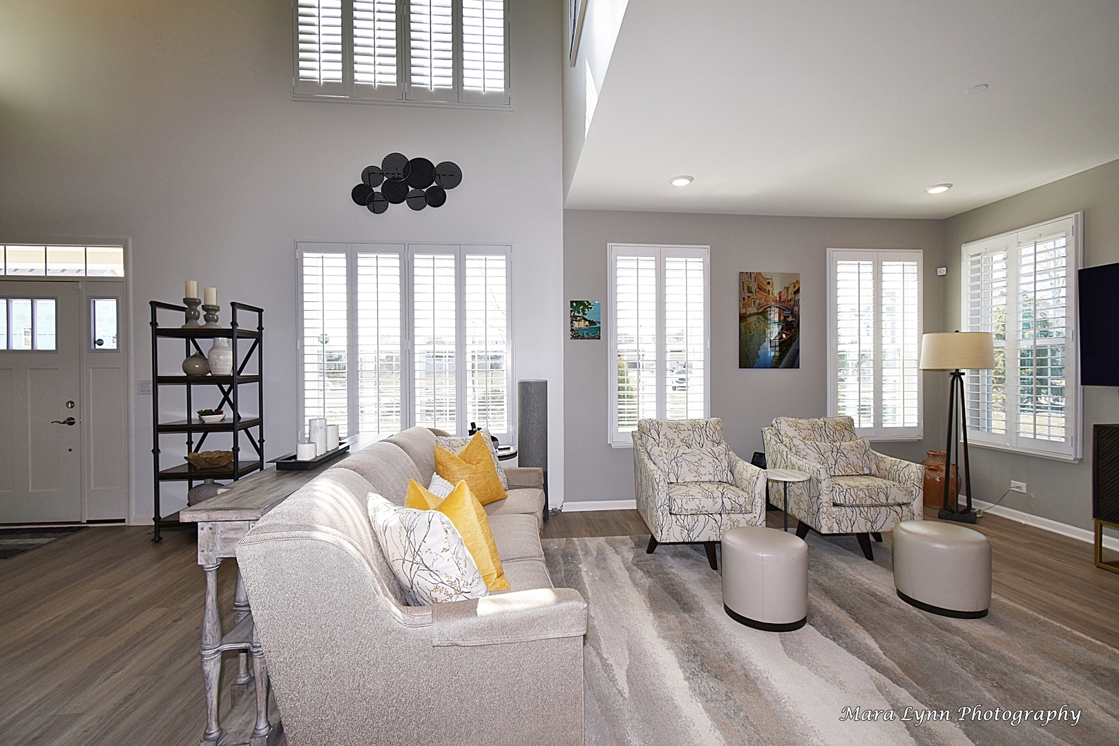 2085 Stuttle Road Batavia, IL 60510 - Photo 6 of 25 a living room with furniture and a large window