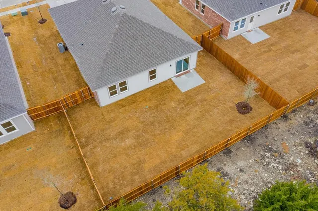 a view of a wall with a street