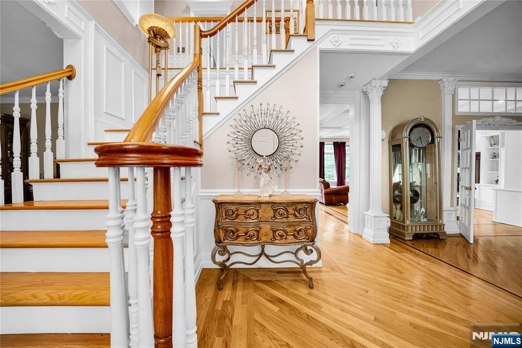 317 Rock Ridge Court Franklin Lakes, NJ 07417 - Photo 5 of 48