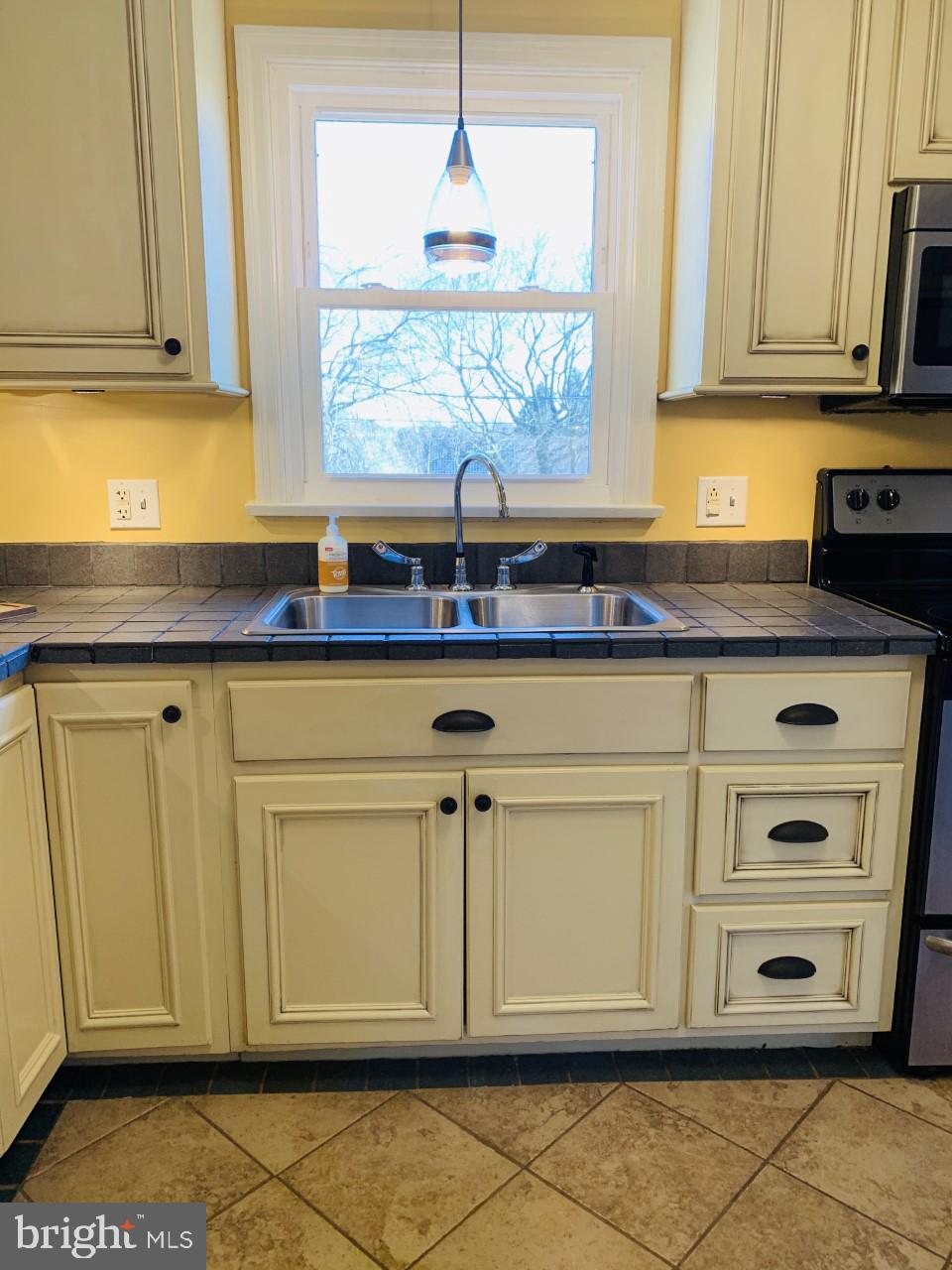 374 Hillcrest Road York, PA 17403 - Photo 15 of 40