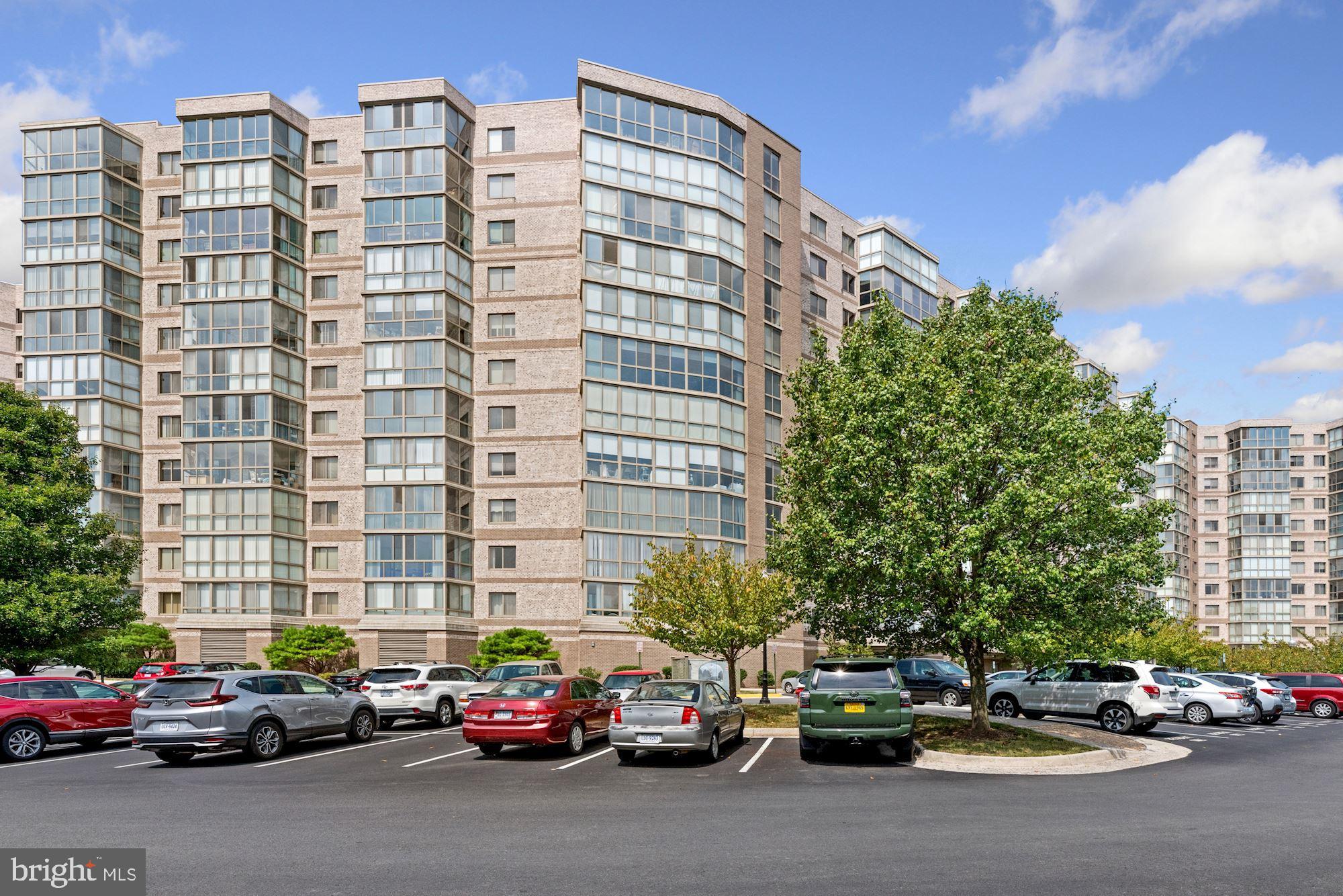 19355 Cypress Ridge Terrace, Unit 812 Leesburg, VA 20176 - Photo 2 of 42