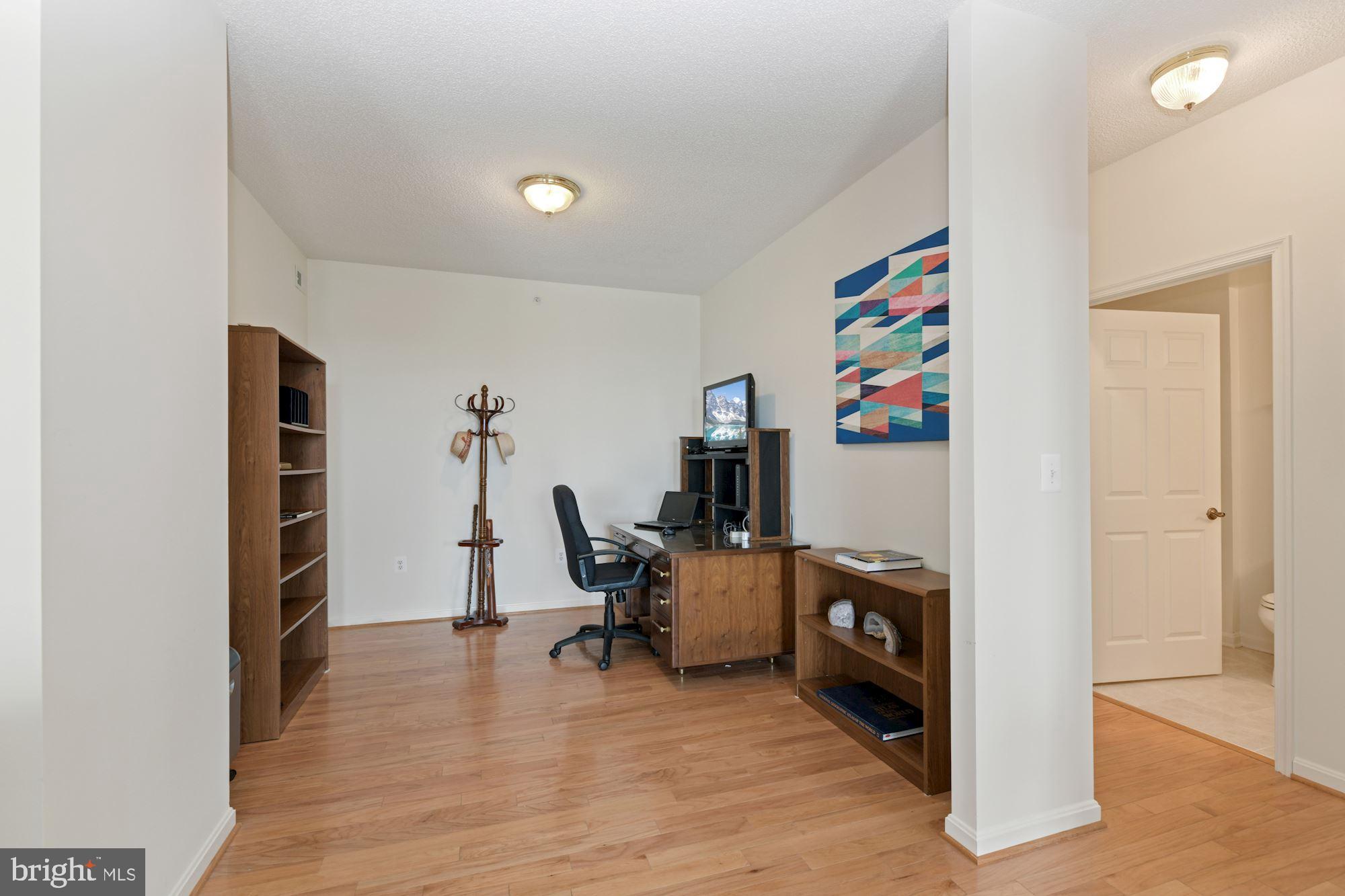 19355 Cypress Ridge Terrace, Unit 812 Leesburg, VA 20176 - Photo 14 of 42