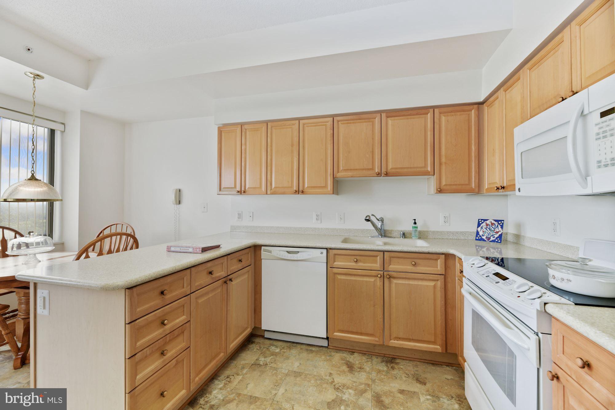 19355 Cypress Ridge Terrace, Unit 812 Leesburg, VA 20176 - Photo 15 of 42