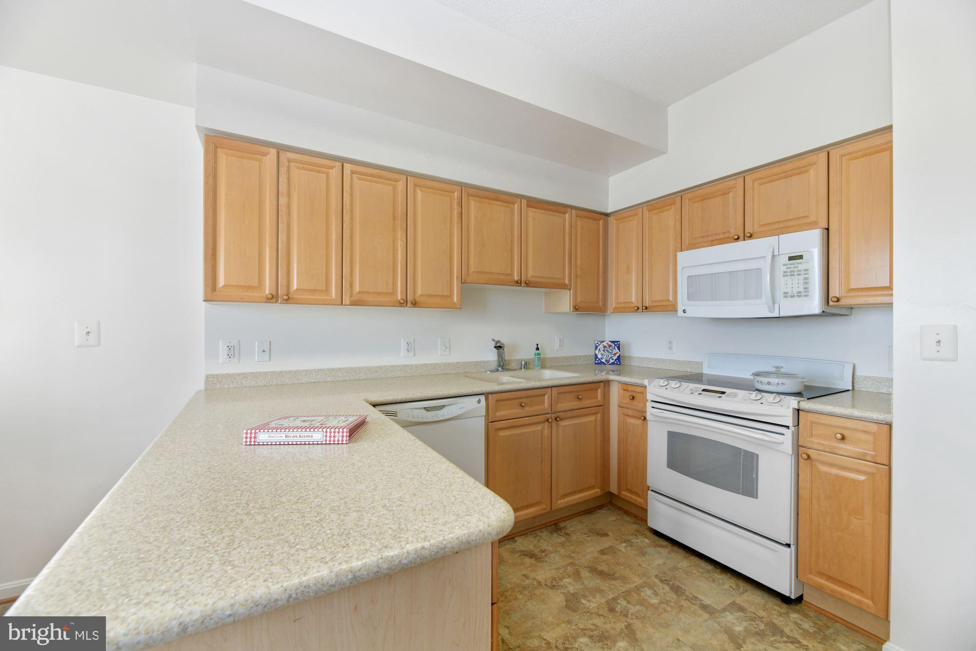 19355 Cypress Ridge Terrace, Unit 812 Leesburg, VA 20176 - Photo 17 of 42