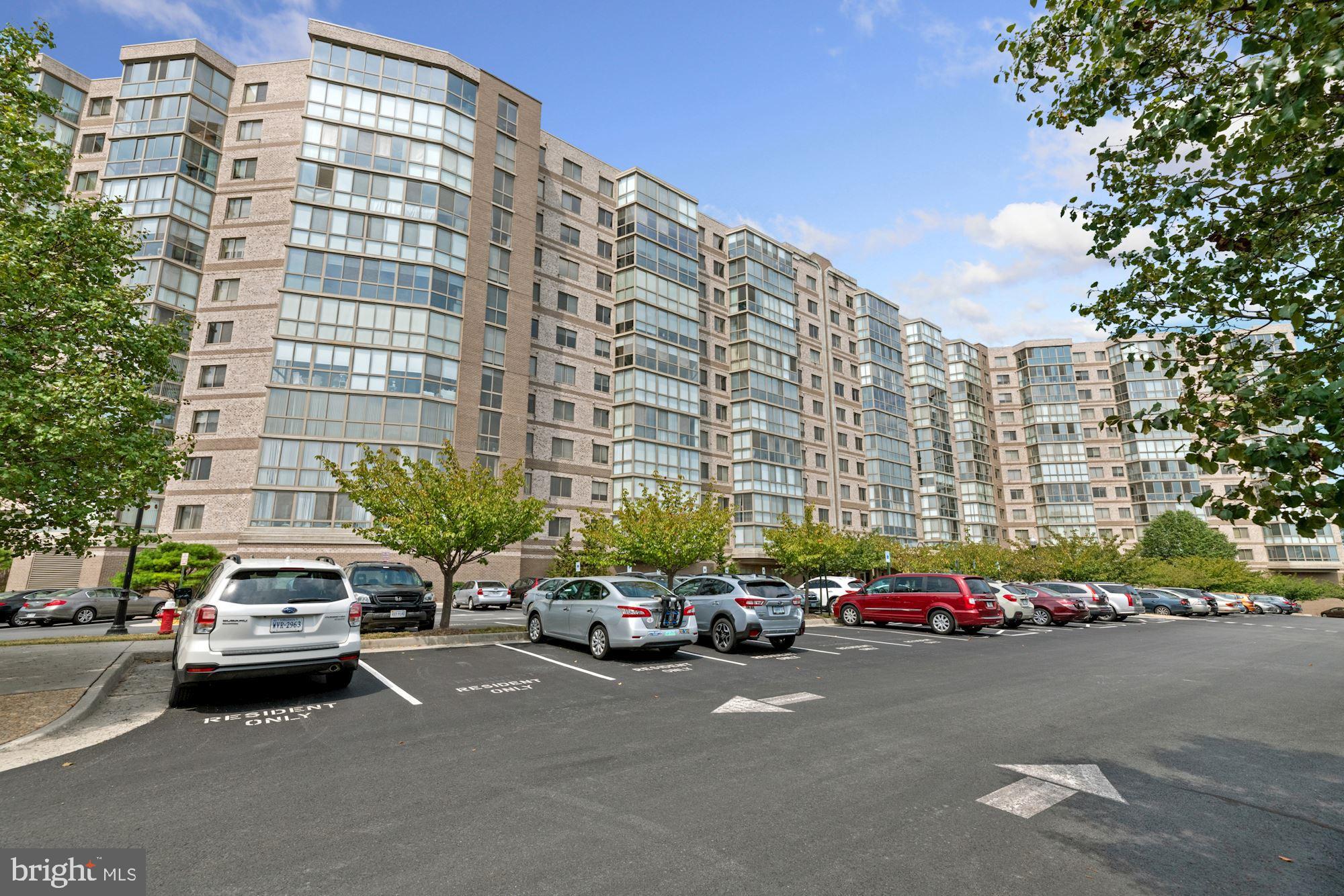 19355 Cypress Ridge Terrace, Unit 812 Leesburg, VA 20176 - Photo 3 of 42