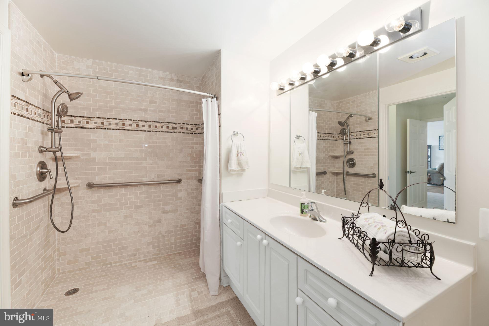 19355 Cypress Ridge Terrace, Unit 812 Leesburg, VA 20176 - Photo 23 of 42