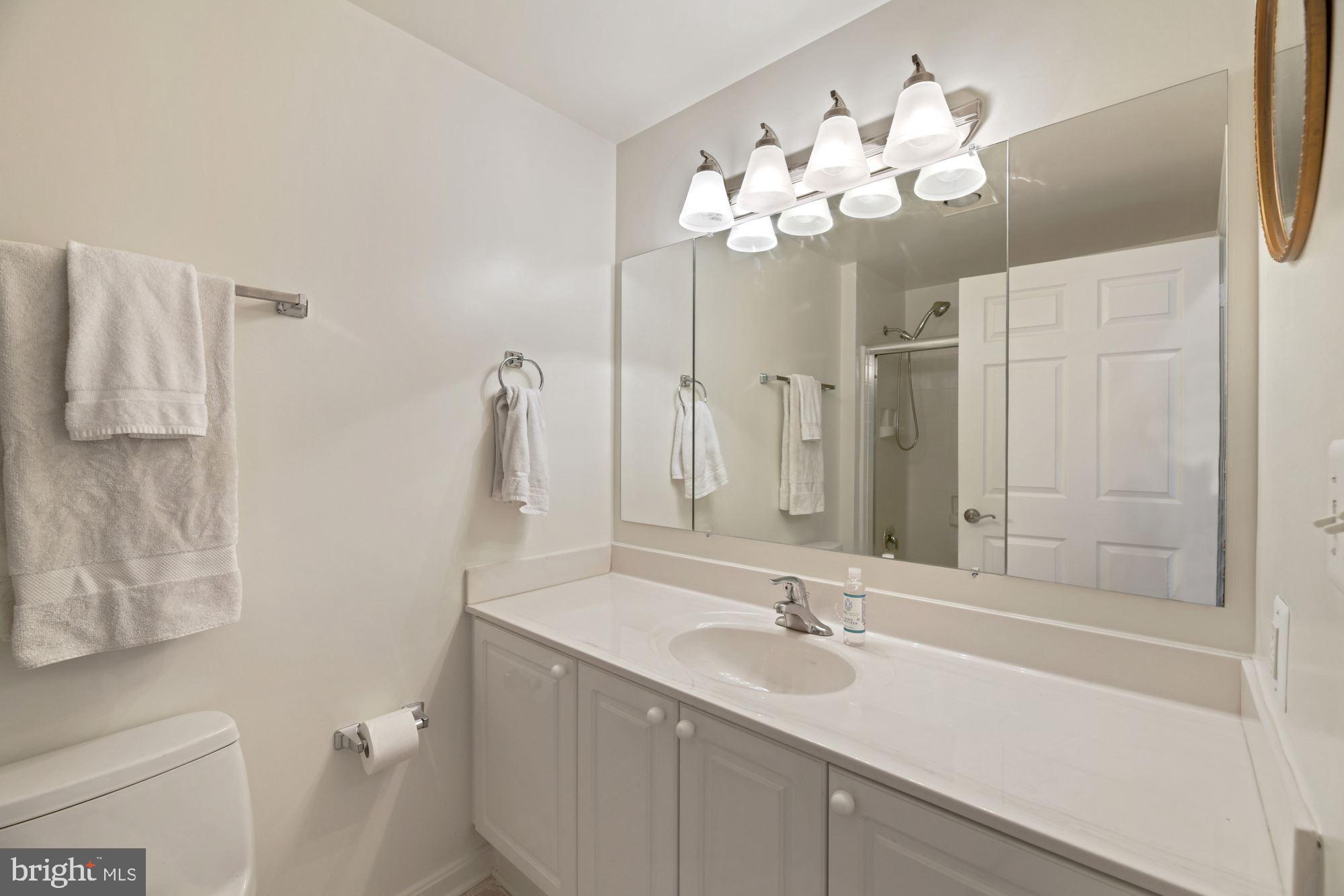 19355 Cypress Ridge Terrace, Unit 812 Leesburg, VA 20176 - Photo 25 of 42