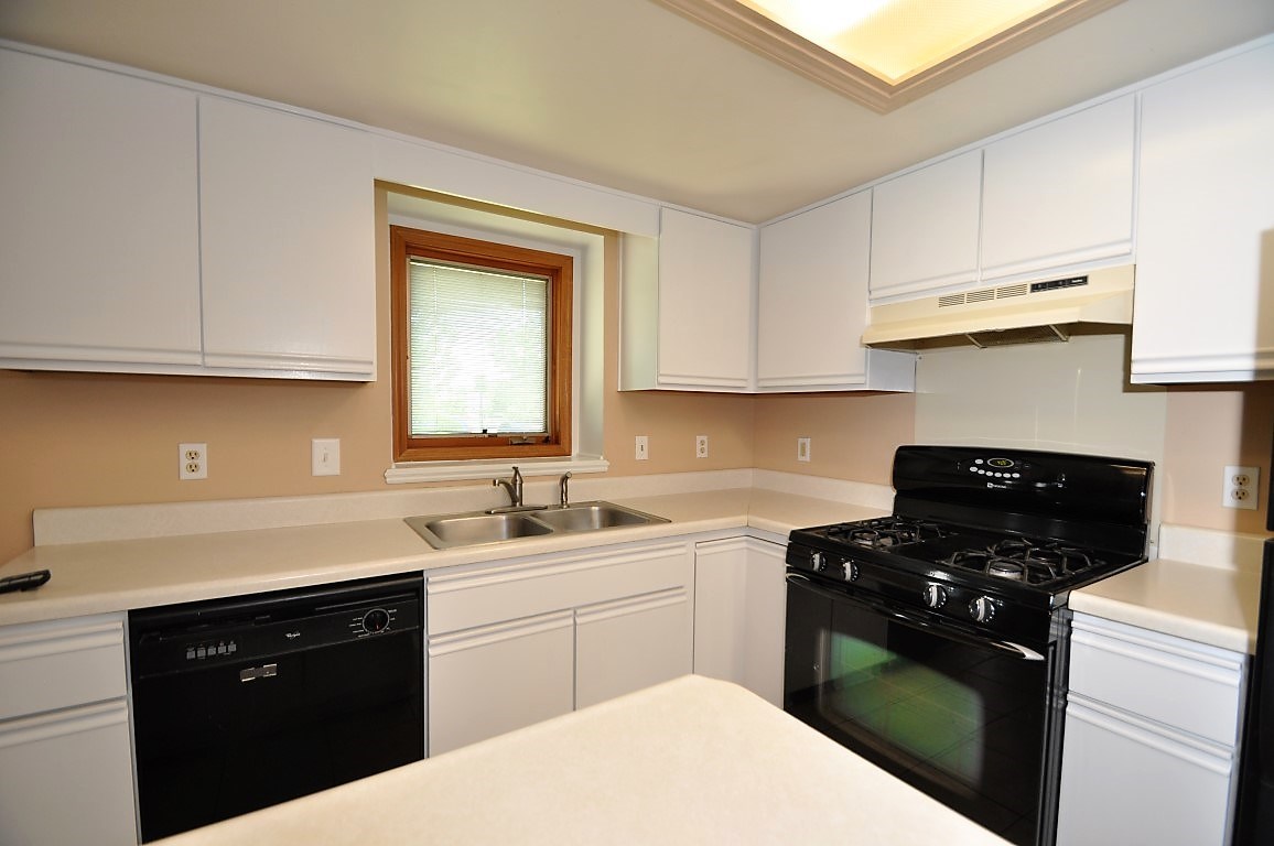 527 Ridge Hill Place Fort Wayne, IN 46804 - Photo 9 of 23 Gallery Image 9