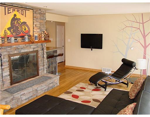 410 Highview Road Wexford, PA 15090 - Photo 3 of 18 Living Room.