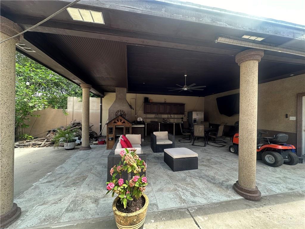 8200 Mars Lane Mission, TX 78574 - Photo 30 of 33 a store room with lots of furniture and clutter