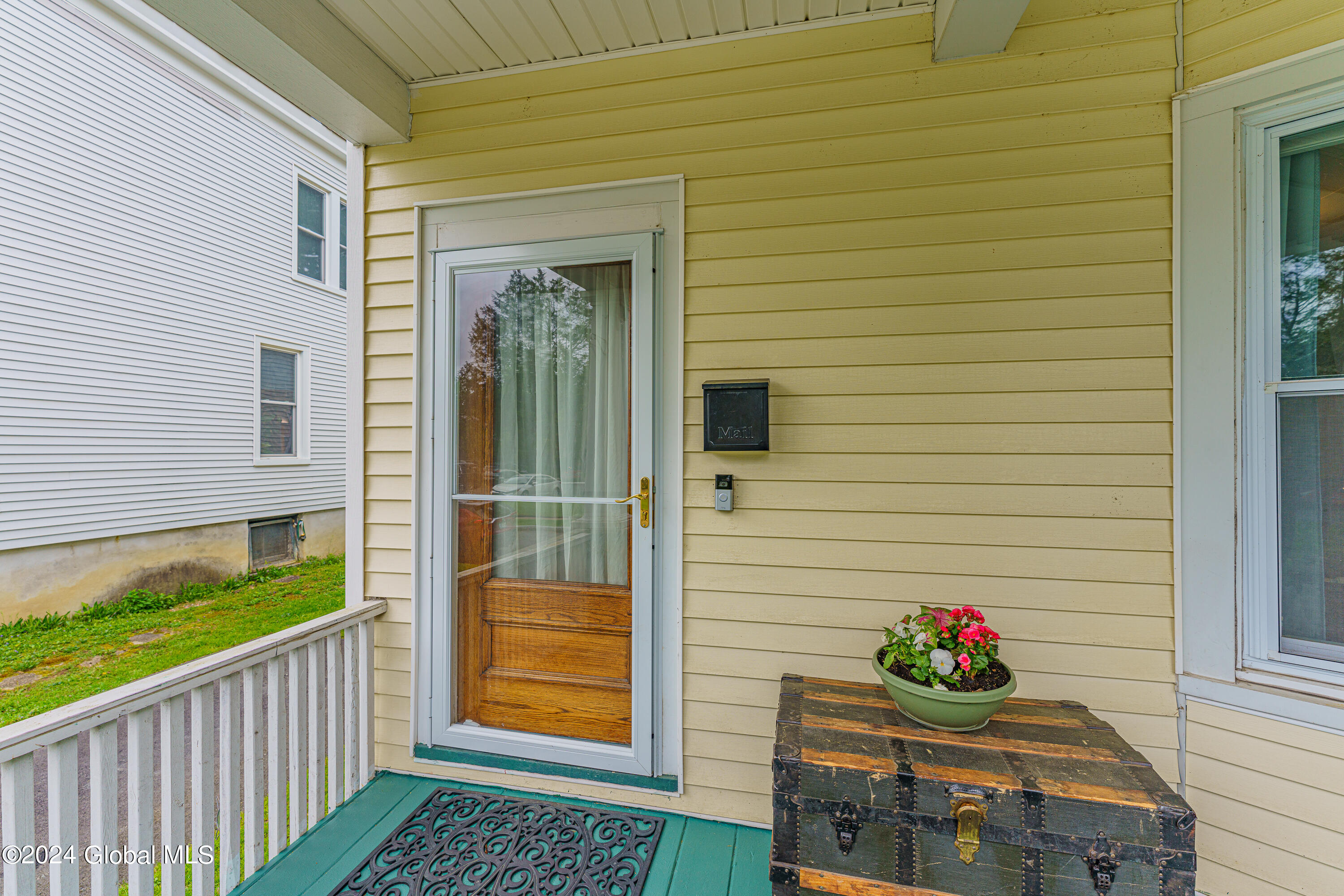 3 Terrace Place Troy, NY 12180 - Photo 5 of 46 1 Apt Up 24