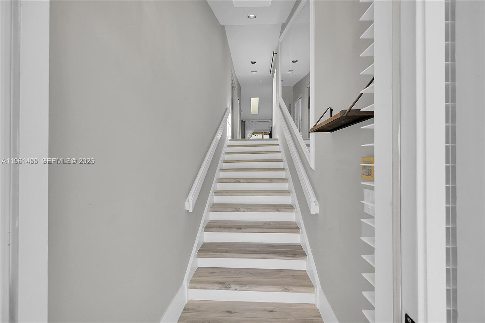 17317 Boca Club Boulevard, Unit 7 Boca Raton, FL 33487 - Photo 12 of 48 a view of entryway