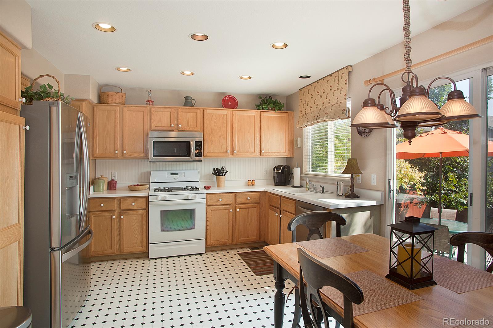 9810 Bathurst Way Highlands Ranch, CO 80130 - Photo 3 of 28 Gallery Image 3