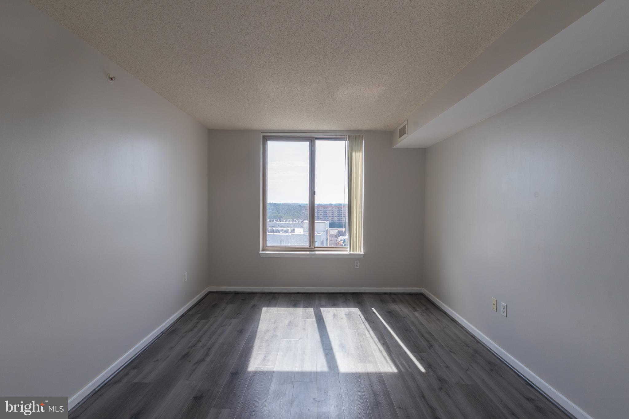 2726 Gallows Road, Unit 1011 Vienna, VA 22180 - Photo 17 of 35