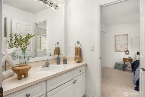 $1,550,000 | 1764 11th Avenue Northeast, Issaquah, WA 98029