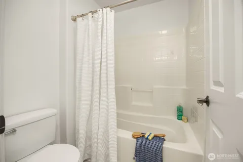 $1,550,000 | 1764 11th Avenue Northeast, Issaquah, WA 98029