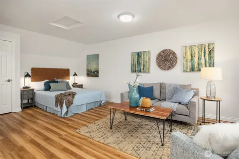 $1,550,000 | 1764 11th Avenue Northeast, Issaquah, WA 98029