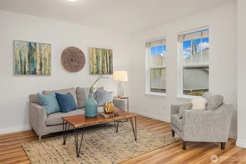 $1,550,000 | 1764 11th Avenue Northeast, Issaquah, WA 98029