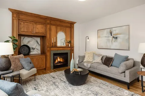 $1,550,000 | 1764 11th Avenue Northeast, Issaquah, WA 98029