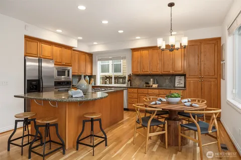 $1,550,000 | 1764 11th Avenue Northeast, Issaquah, WA 98029