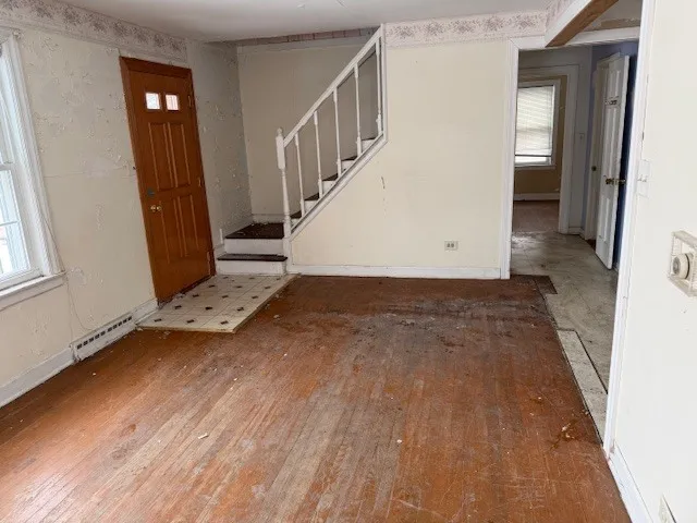 $269,900 | 2500 Maple Street, Des Plaines, IL 60018