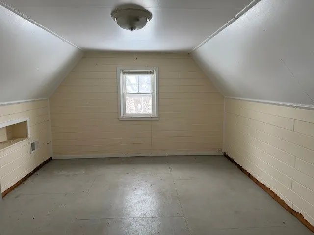 $269,900 | 2500 Maple Street, Des Plaines, IL 60018