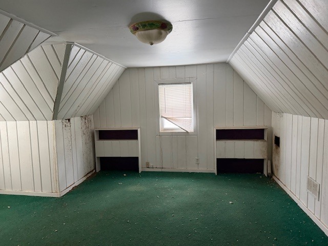 2500 Maple Street Des Plaines, IL 60018 - Photo 8 of 9 a view of room with window and closet