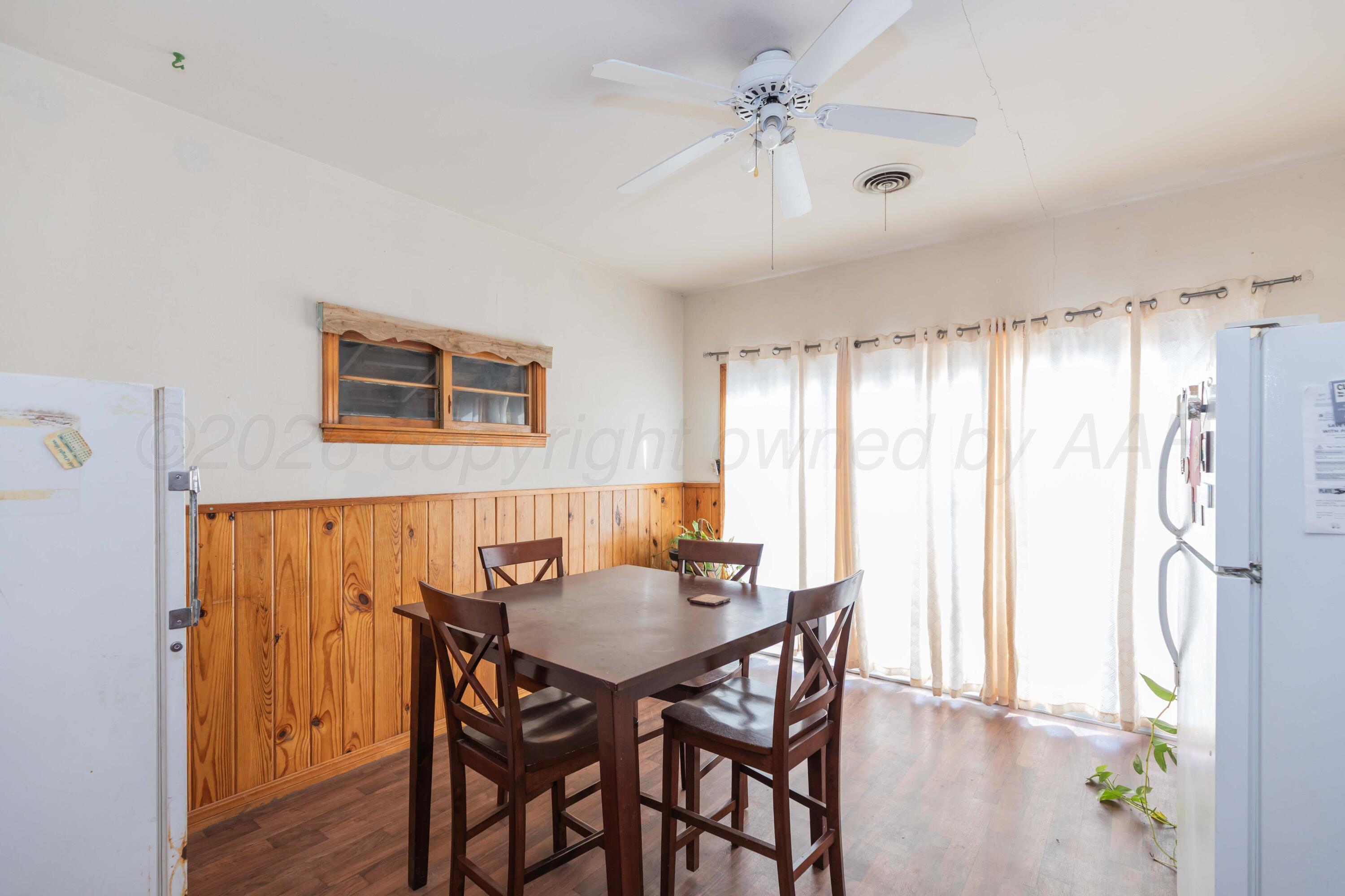 2107 Hemlock Street Borger, TX 79007 - Photo 2 of 21 DEN VIEW 1