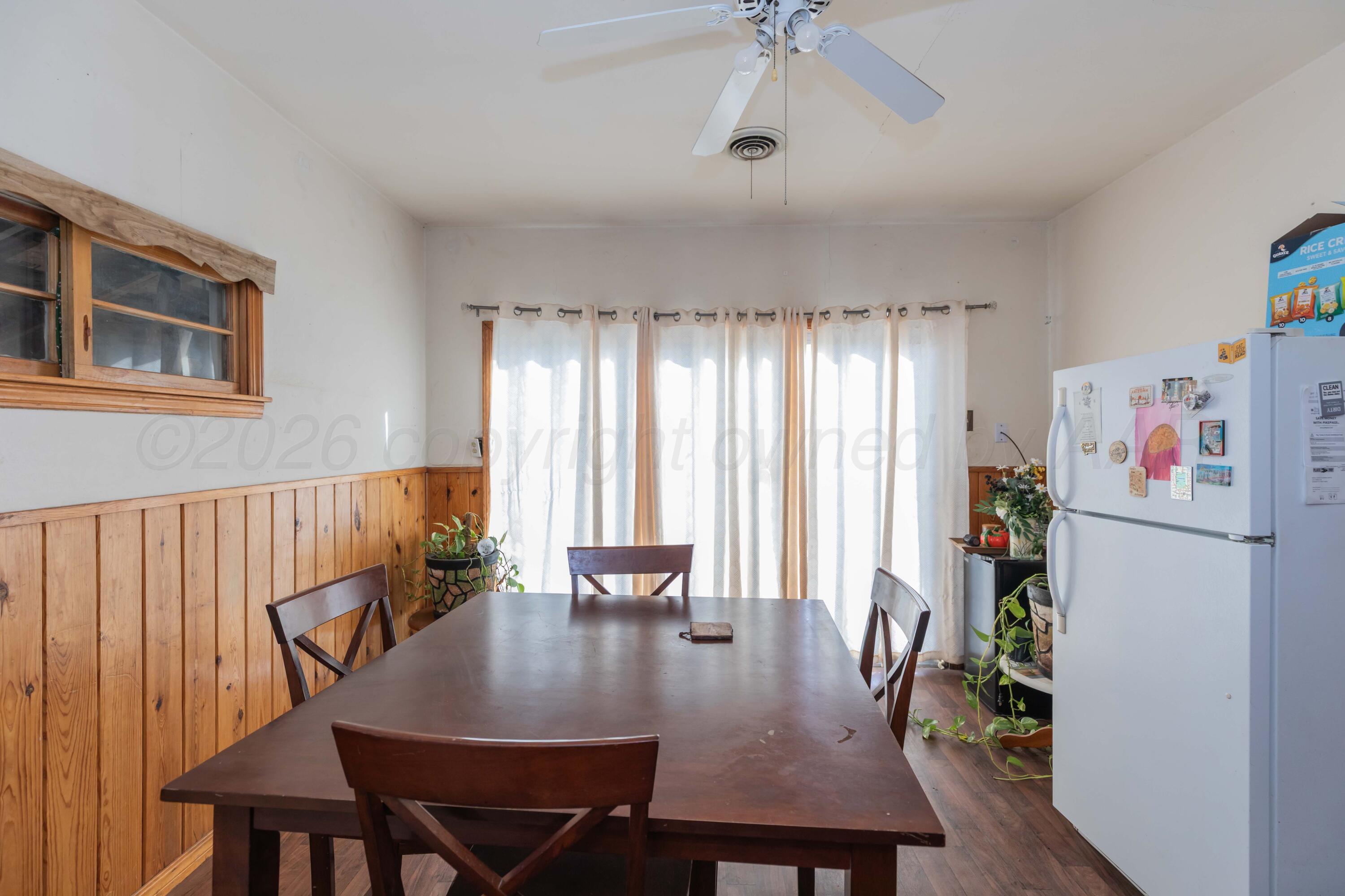 2107 Hemlock Street Borger, TX 79007 - Photo 3 of 21 DEN VIEW 2